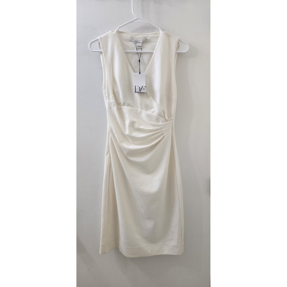 Diane von Furstenberg Layne White Ruched V-Neck Sheath Dress D960701P16B Size 2